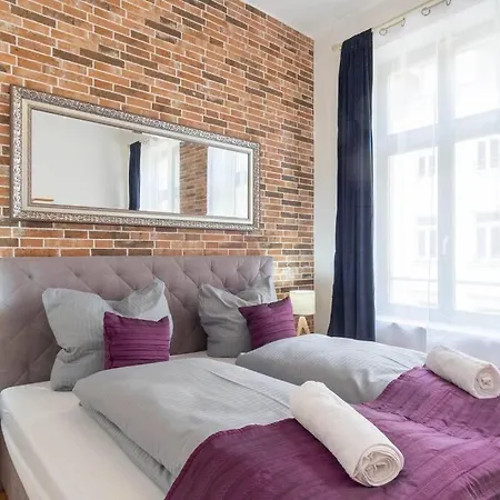 Apartment Working Place, Netflix, 4k Tv, Heart Of